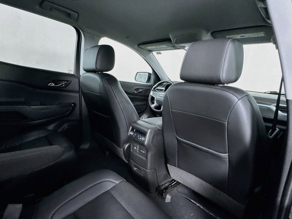 Used 2022 GMC Acadia SLT w/ Technology Package FWD image 32