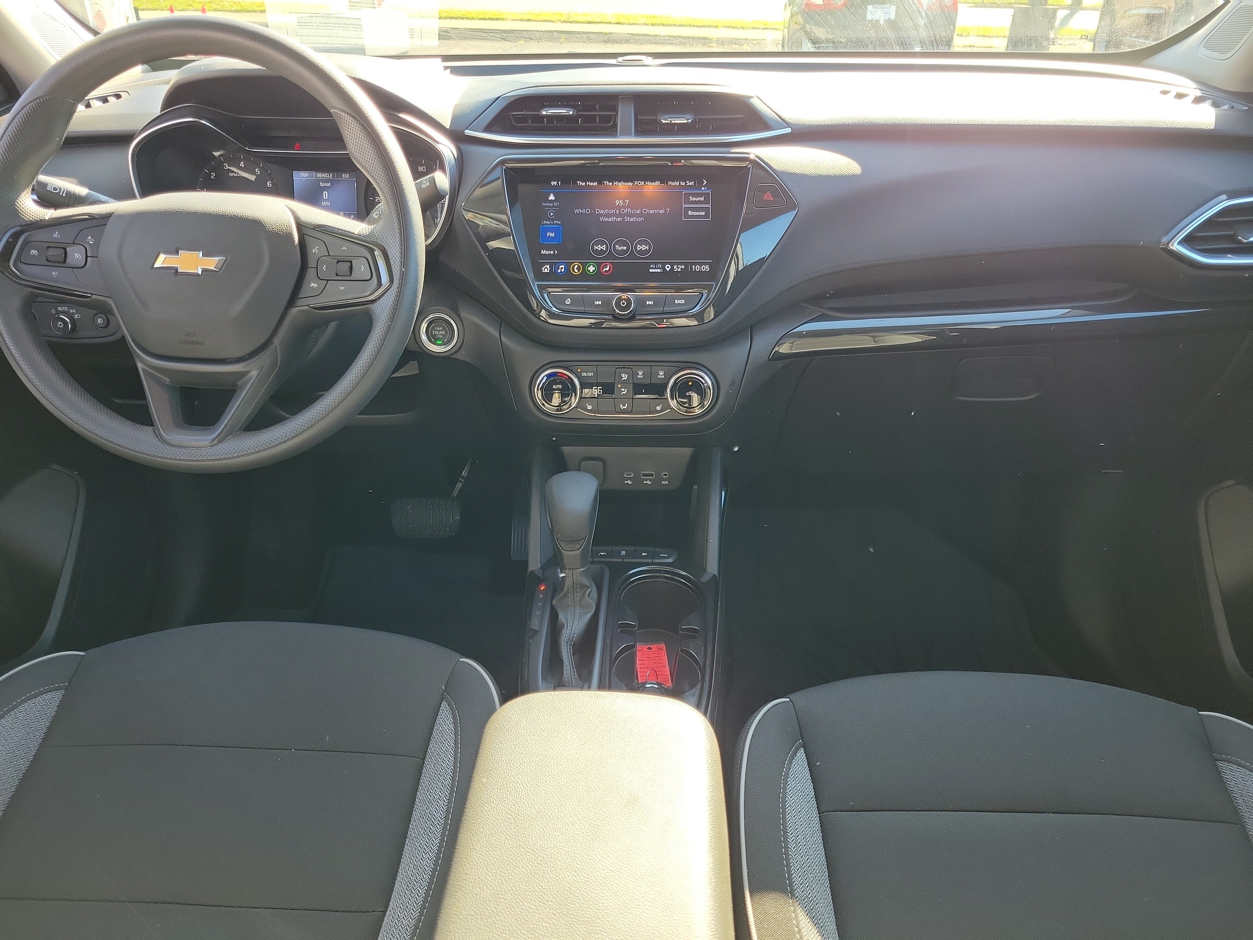Used 2023 Chevrolet TrailBlazer LT w/ Convenience Package AWD/4WD image 9