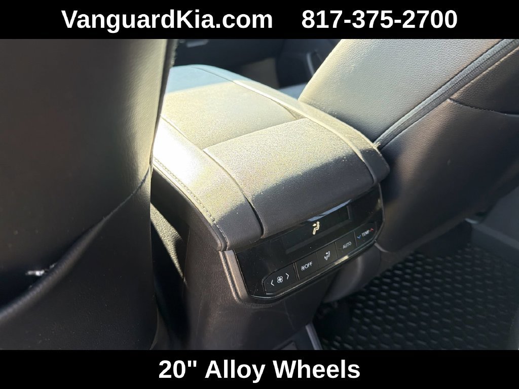 Used 2021 Toyota Highlander Limited FWD image 26