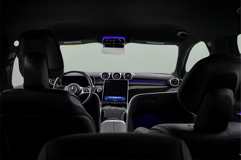 Used 2024 Mercedes-Benz GLC 300 4MATIC image 11