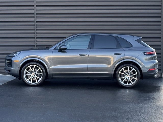 Used 2025 Porsche Cayenne image 2