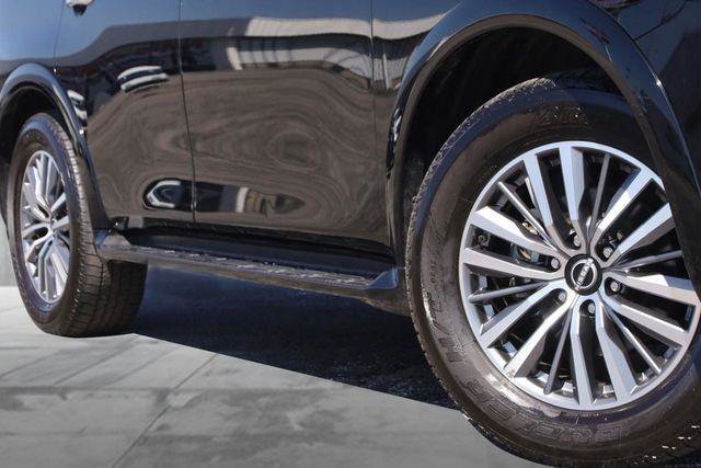 Used 2024 Nissan Armada SL w/ Captain's Chairs Package AWD/4WD image 3