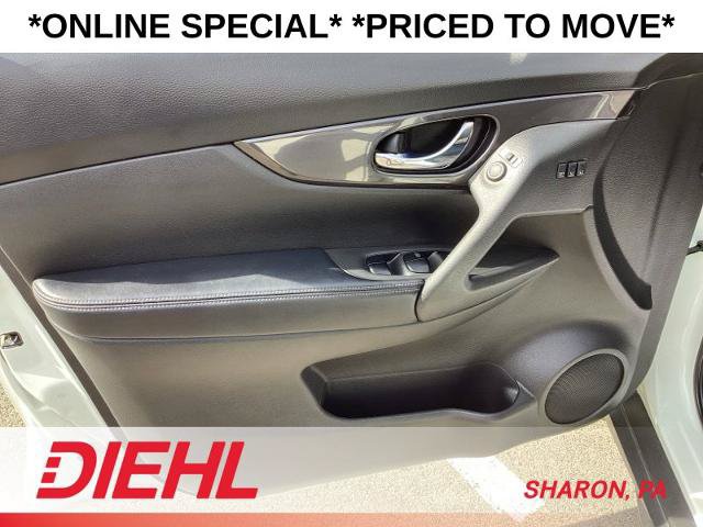 Used 2019 Nissan Rogue SV w/ Premium Package FWD image 28