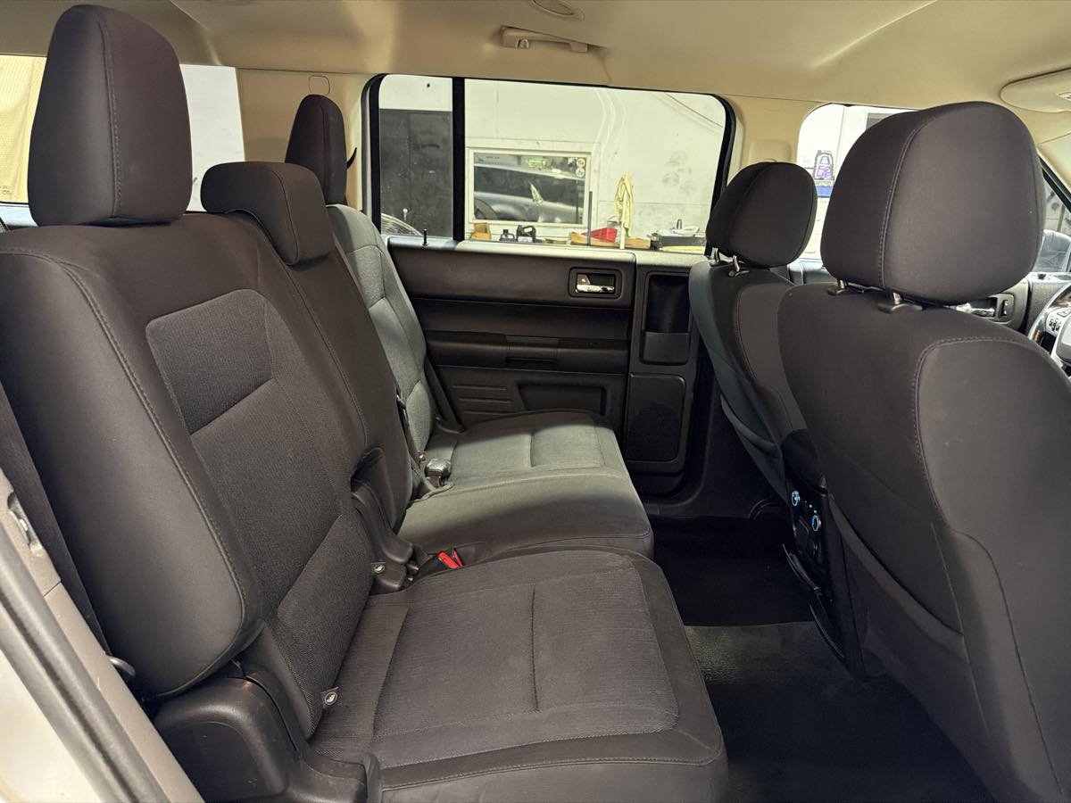Used 2016 Ford Flex SE image 26