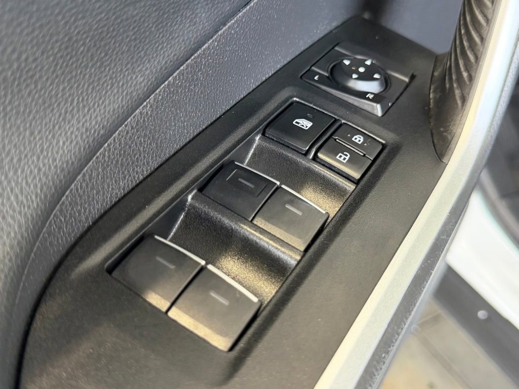 Used 2023 Toyota RAV4 XSE AWD/4WD image 19