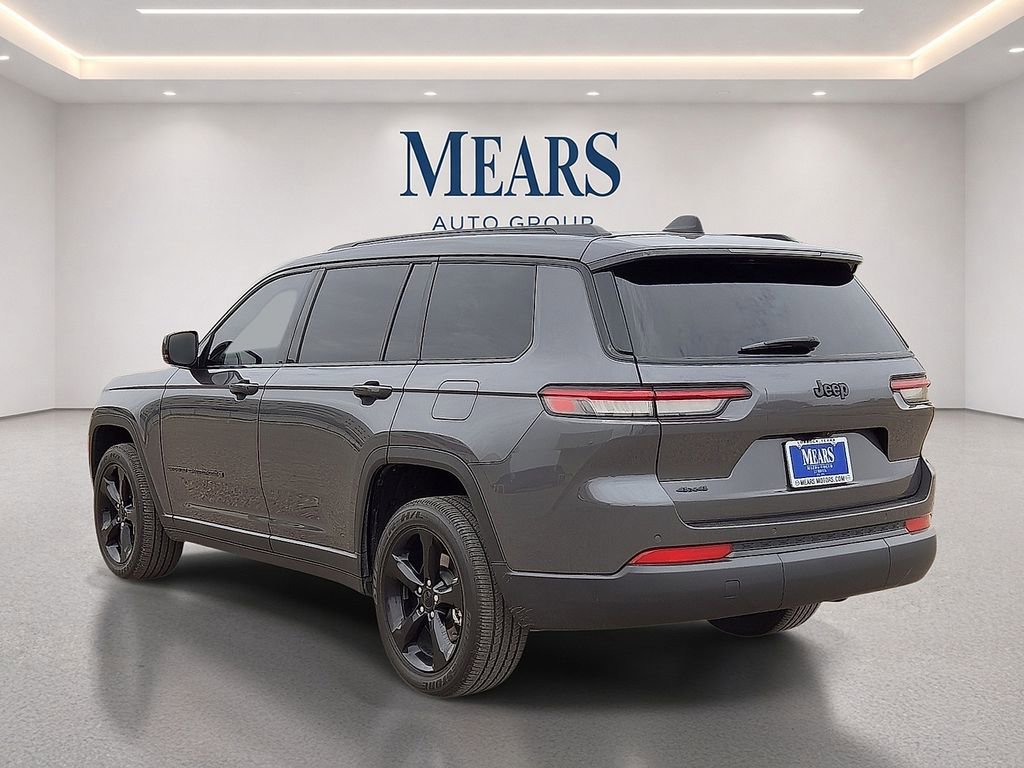 Used 2024 Jeep Grand Cherokee L Altitude AWD/4WD image 3