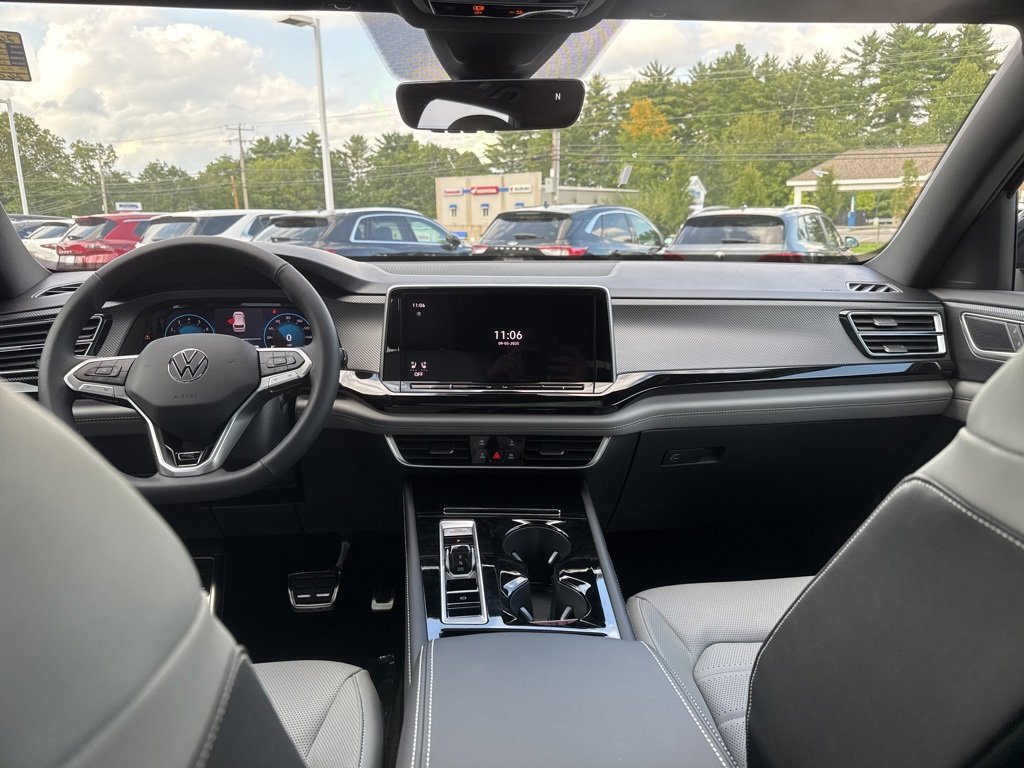 New 2026 Volkswagen Atlas Cross Sport SEL R-Line image 28