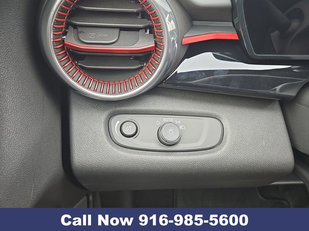 New 2026 Chevrolet Trax RS w/ Sunroof Package image 22