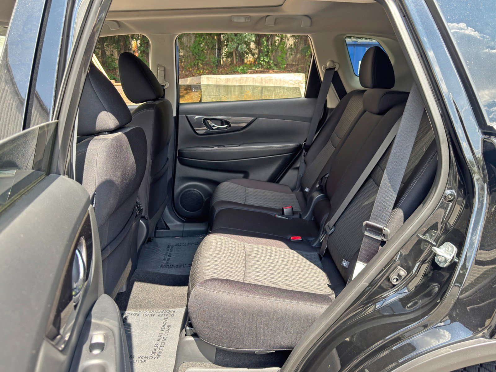 Used 2018 Nissan Rogue SV w/ Sun & Sound Touring Package AWD/4WD image 37