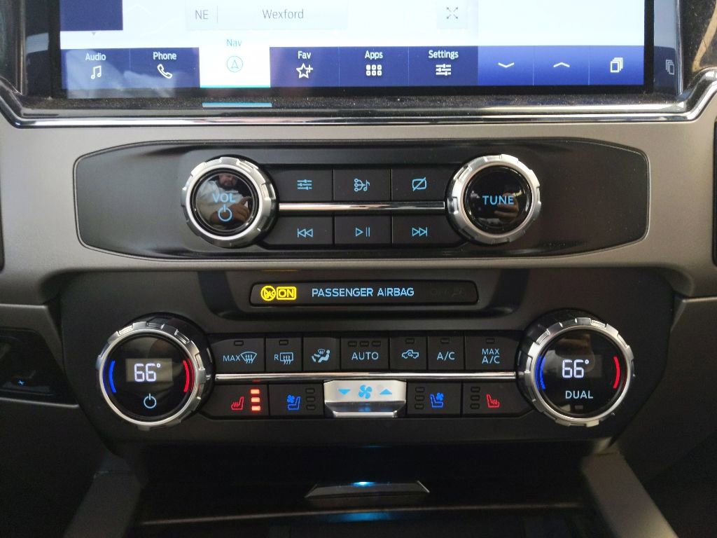 Used 2022 Ford F350 Lariat w/ Tremor Off-Road Package AWD/4WD image 23
