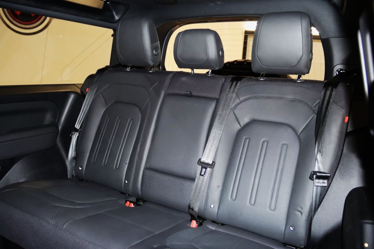 Used 2023 Land Rover Defender 90 X AWD/4WD image 16