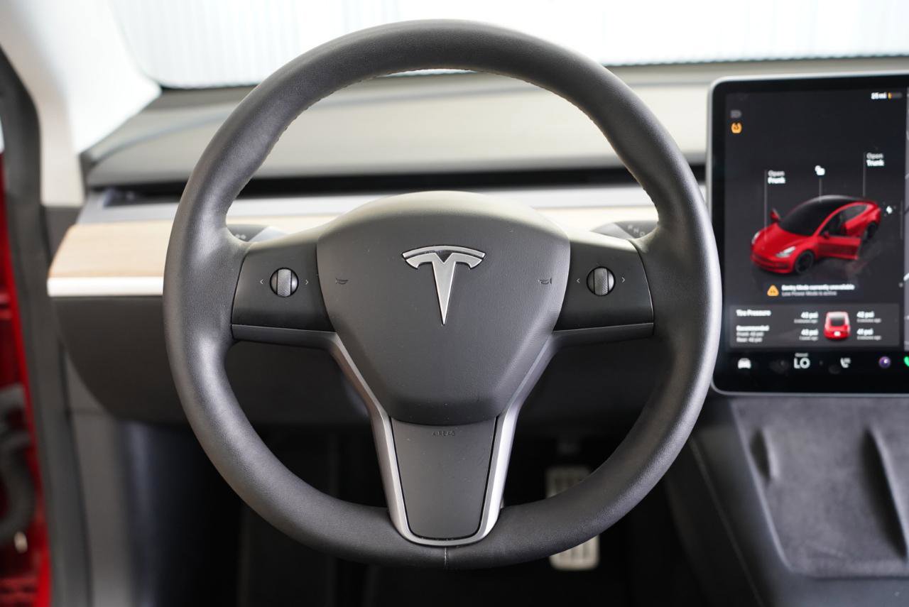 Used 2022 Tesla Model 3 Performance image 12