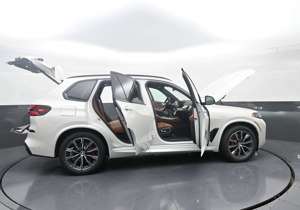 New 2026 BMW X5 xDrive40i w/ M Sport Package AWD/4WD image 45