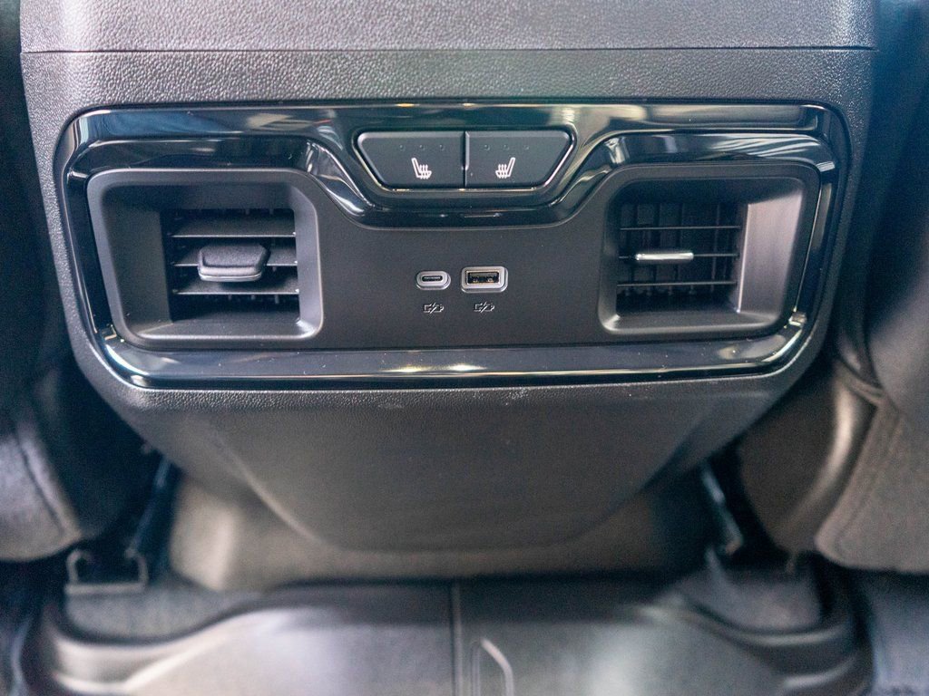 Used 2025 GMC Sierra 2500 AT4X image 14