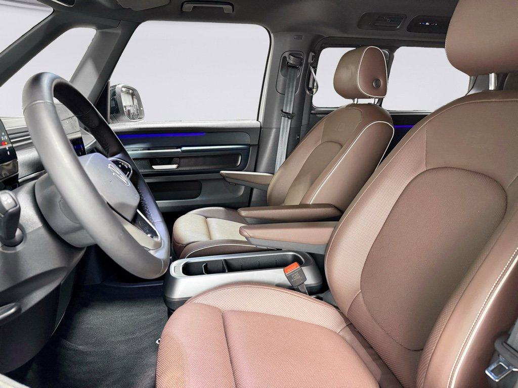 Used 2025 Volkswagen ID. Buzz Pro S image 16