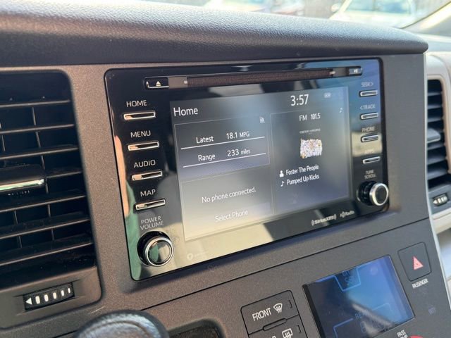 Used 2020 Toyota Sienna LE image 26