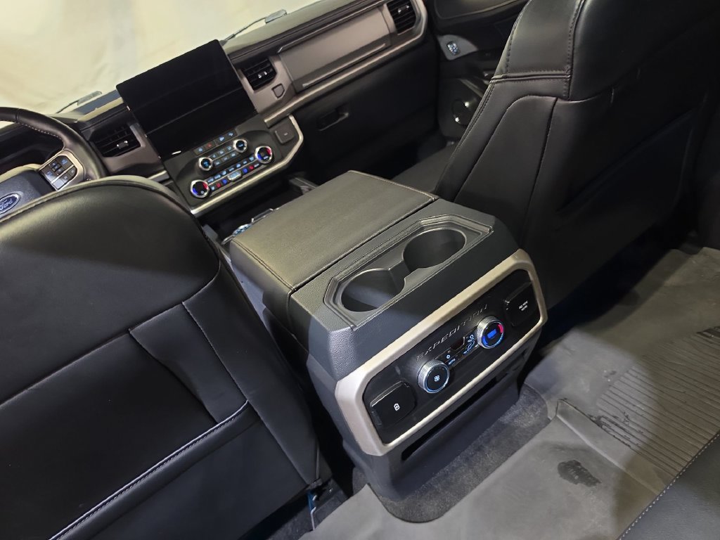 Used 2024 Ford Expedition XLT AWD/4WD image 23