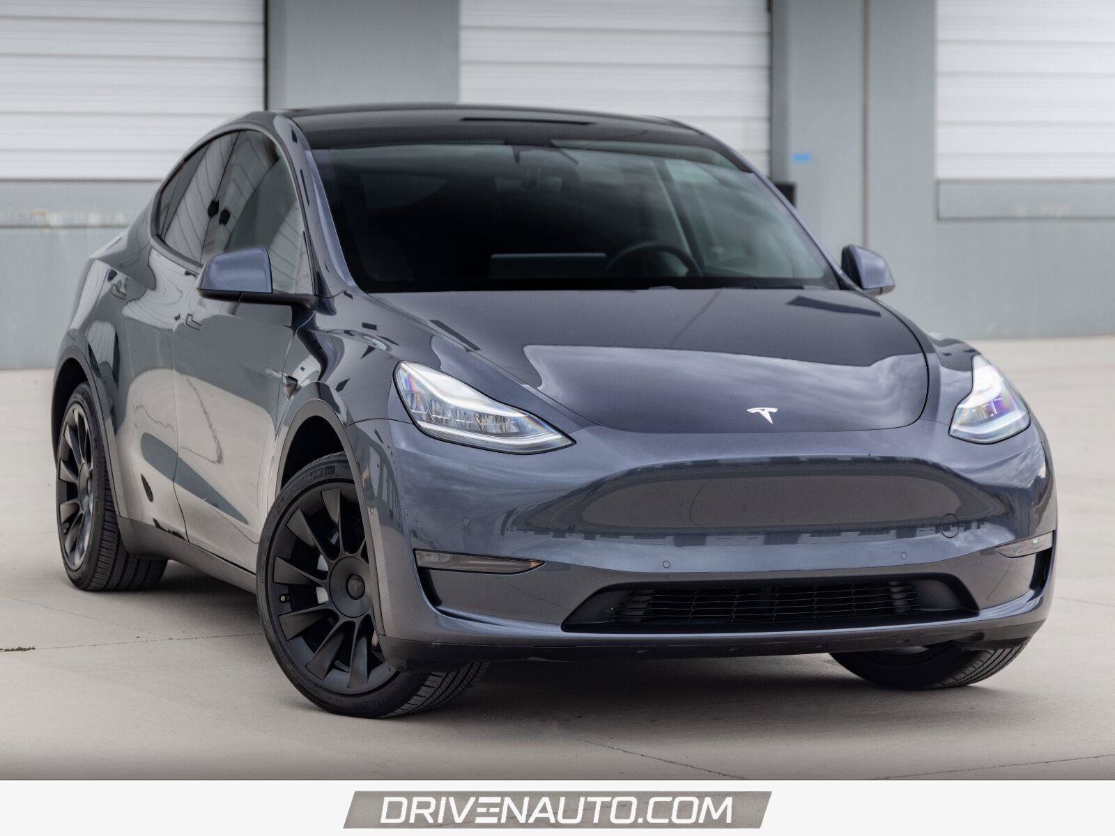 Used 2020 Tesla Model Y Long Range AWD/4WD image 1