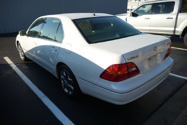 Used 2001 Lexus LS 430 RWD image 15