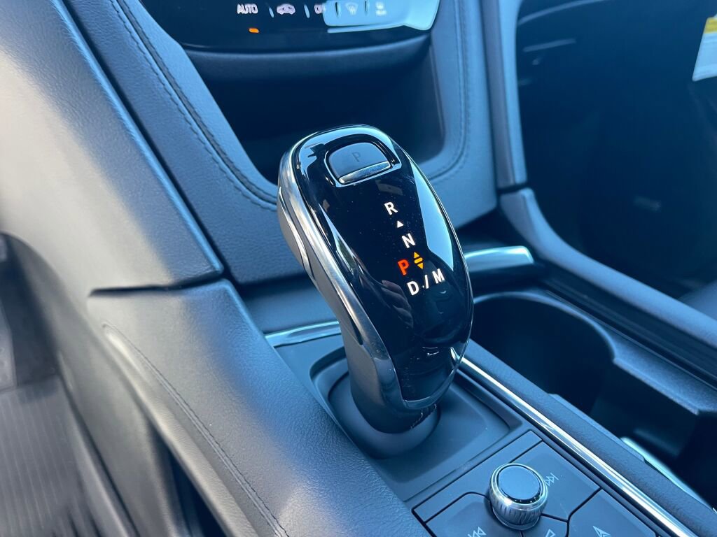 New 2025 Cadillac XT5 Premium Luxury w/ LPO, Floor Liner Package image 9