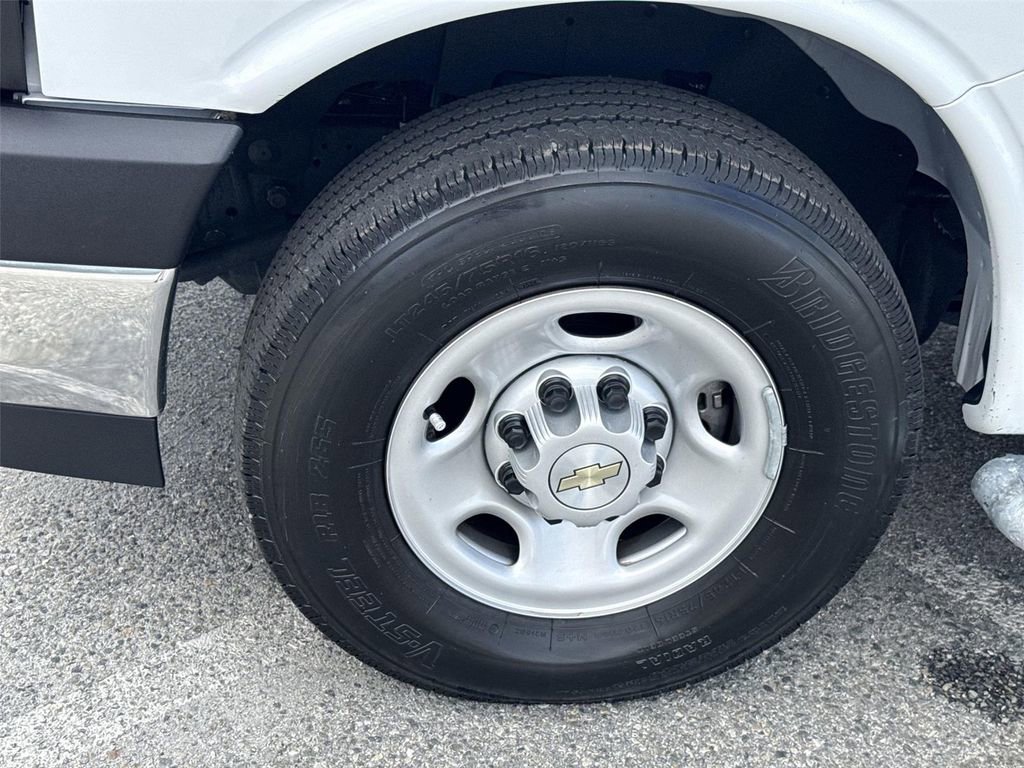 Used 2024 Chevrolet Express 2500 w/ Driver Convenience Package image 27