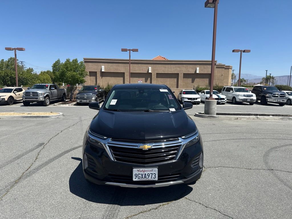 Used 2023 Chevrolet Equinox LT w/ Driver Convenience Package FWD image 3