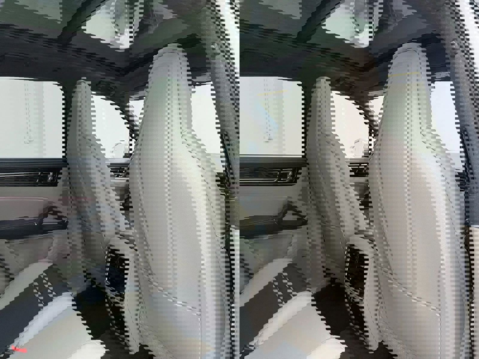 Used 2021 Porsche Cayenne GTS w/ Premium Package Plus image 17