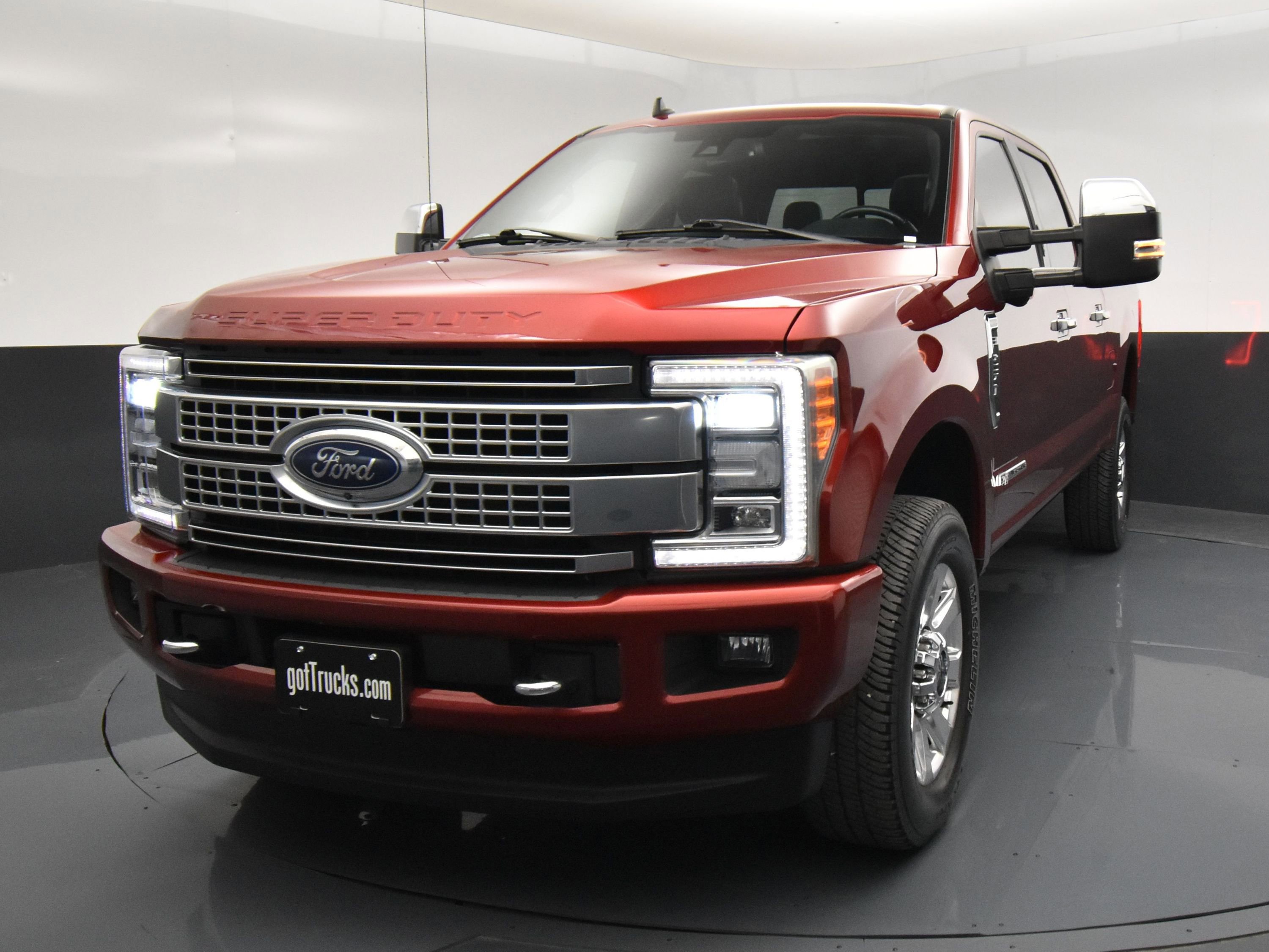 Used 2019 Ford F250 Platinum w/ Platinum Ultimate Package image 2