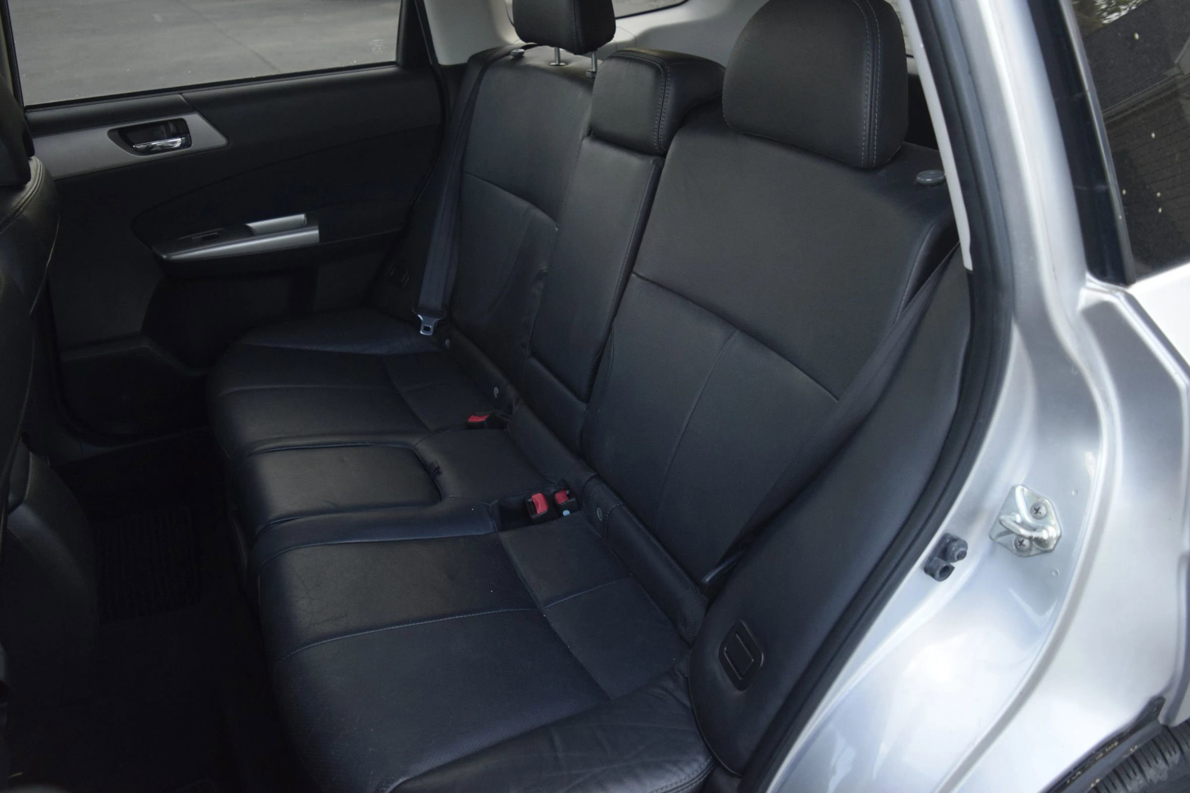 Used 2010 Subaru Forester 2.5X Limited image 7