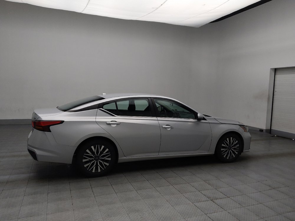 Used 2023 Nissan Altima 2.5 SV image 10