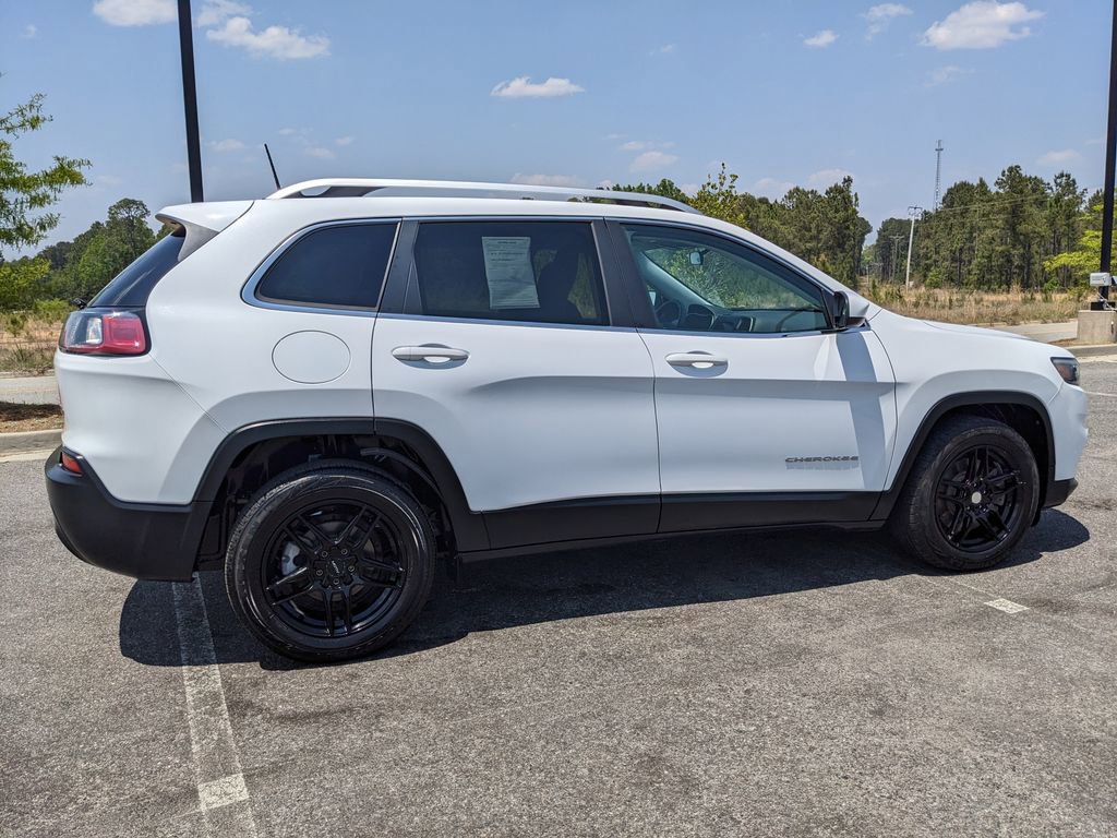 Used 2019 Jeep Cherokee Latitude w/ Popular Appearance Group FWD image 10