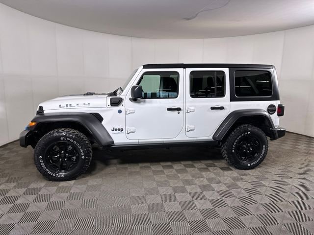 Used 2023 Jeep Wrangler Unlimited w/ Cold Weather Group AWD/4WD image 6