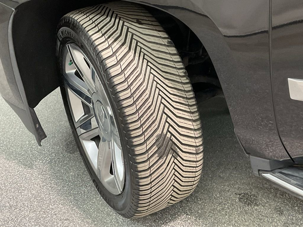 Used 2019 Cadillac Escalade Luxury image 32