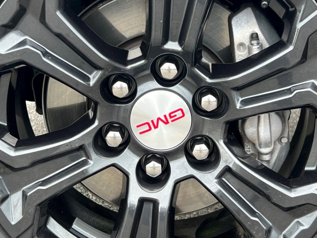 Used 2024 GMC Canyon Elevation image 30