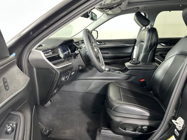 Used 2023 Jeep Grand Cherokee 30th Anniversary image 11