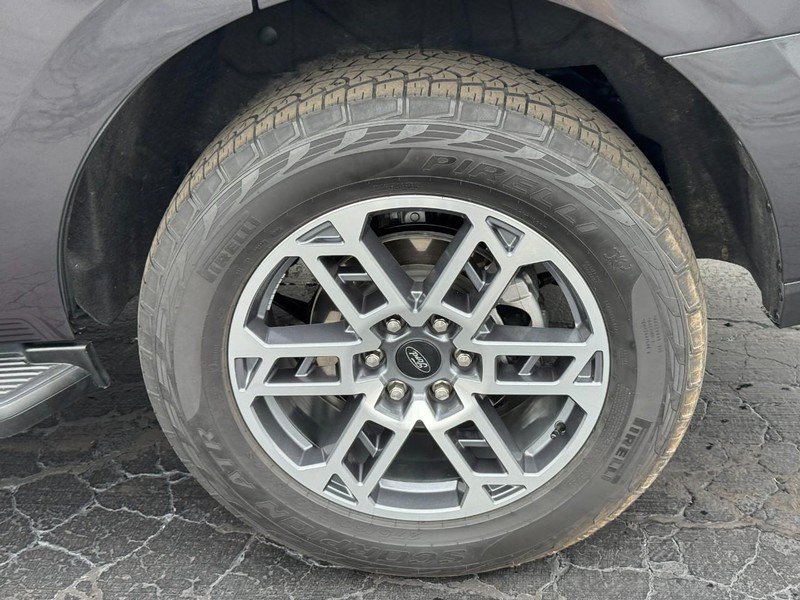 Used 2025 Ford Expedition Active AWD/4WD image 7