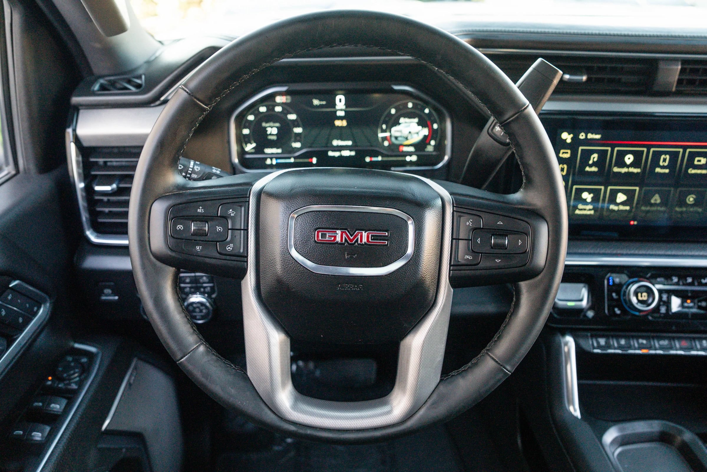 Used 2025 GMC Sierra 3500 Denali w/ Denali Reserve Package AWD/4WD image 10