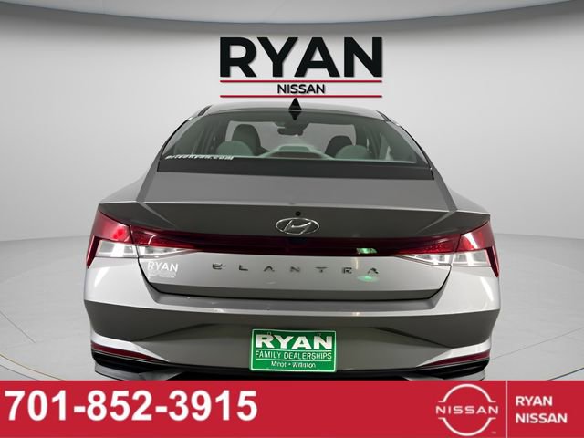 Used 2023 Hyundai Elantra SEL w/ Cargo Package image 6