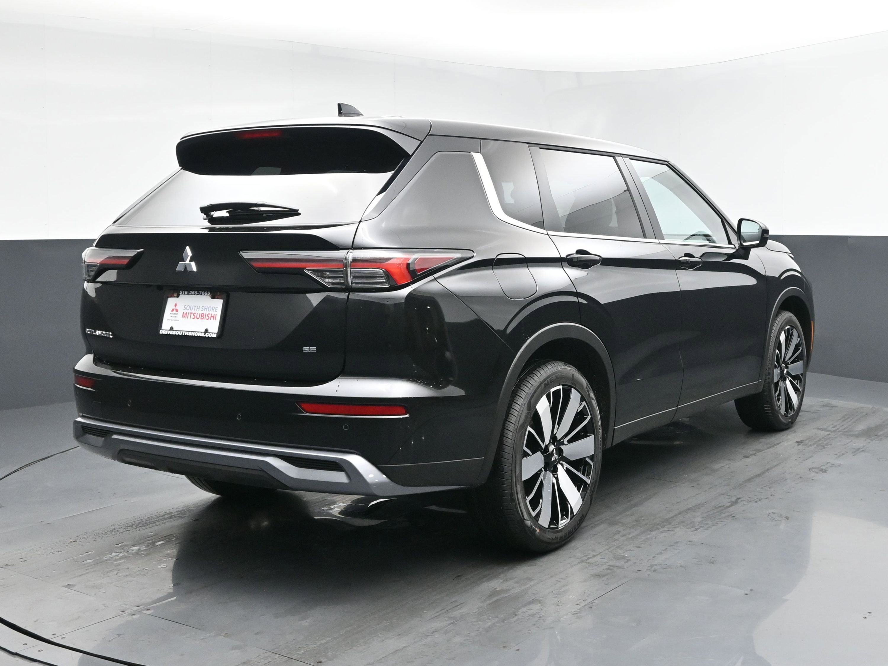 New 2026 Mitsubishi Outlander LE image 20