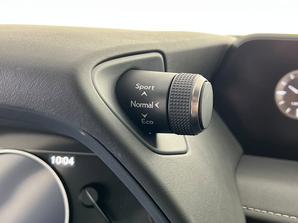 Used 2022 Lexus UX 200 w/ Accessory Package (Z1) image 32