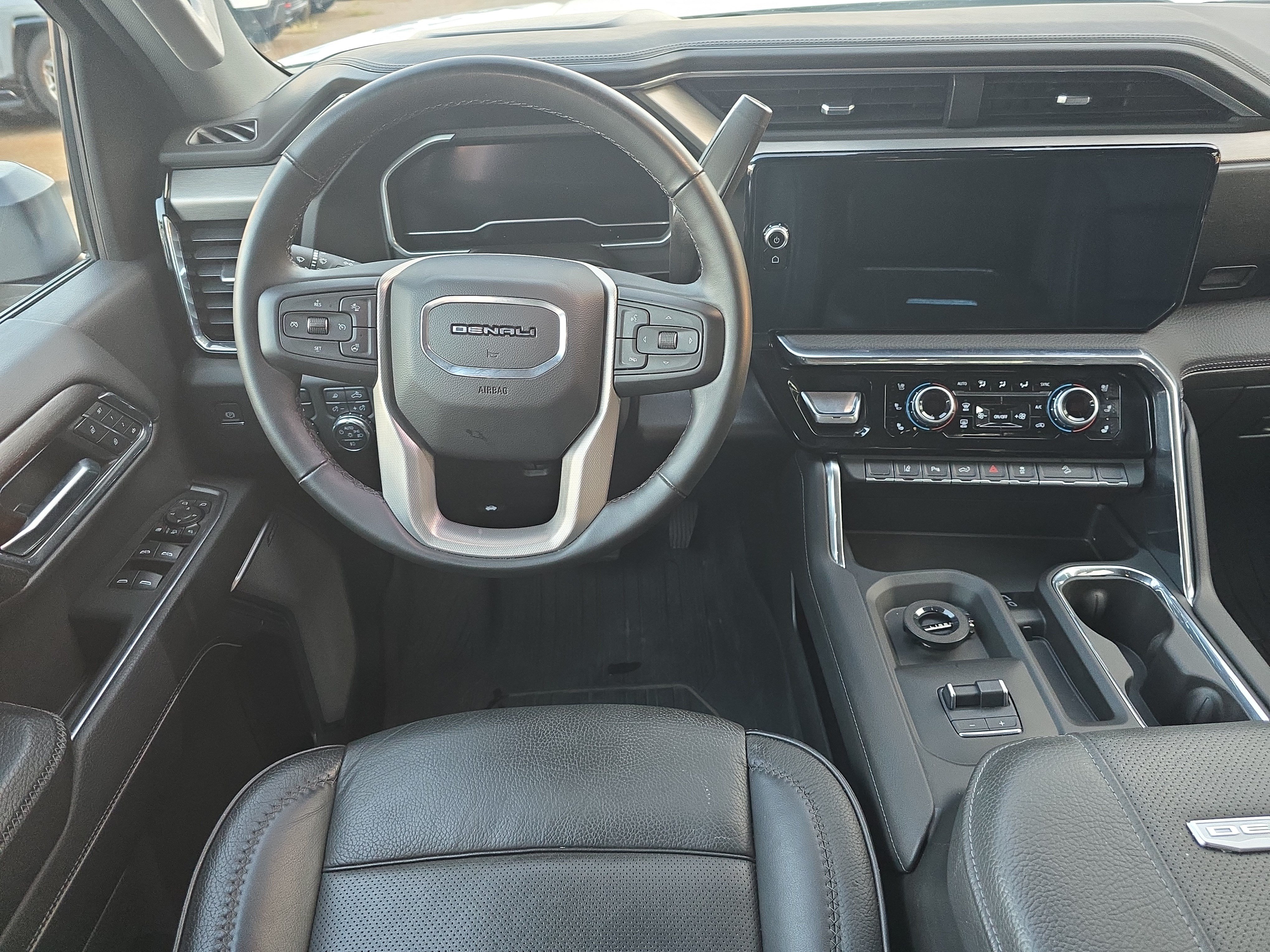 Used 2024 GMC Sierra 2500 Denali w/ Denali Reserve Package AWD/4WD image 15