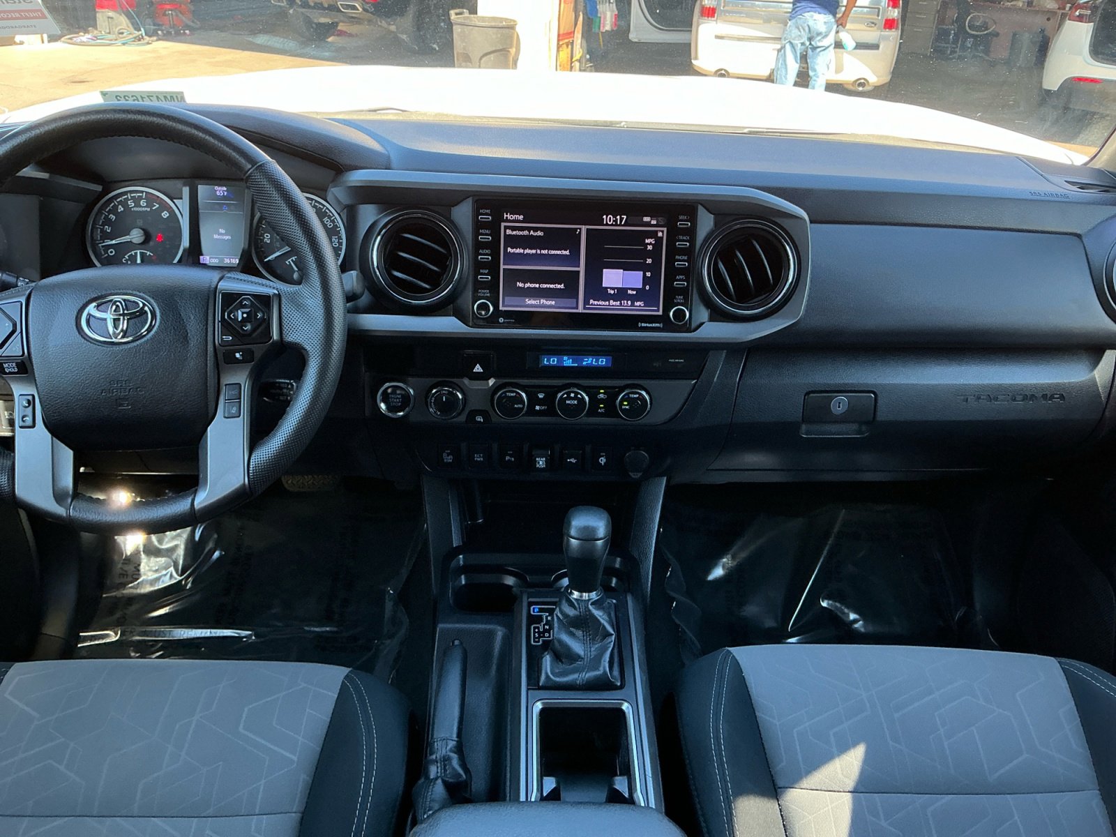 Used 2022 Toyota Tacoma TRD Off-Road w/ Technology Package image 15