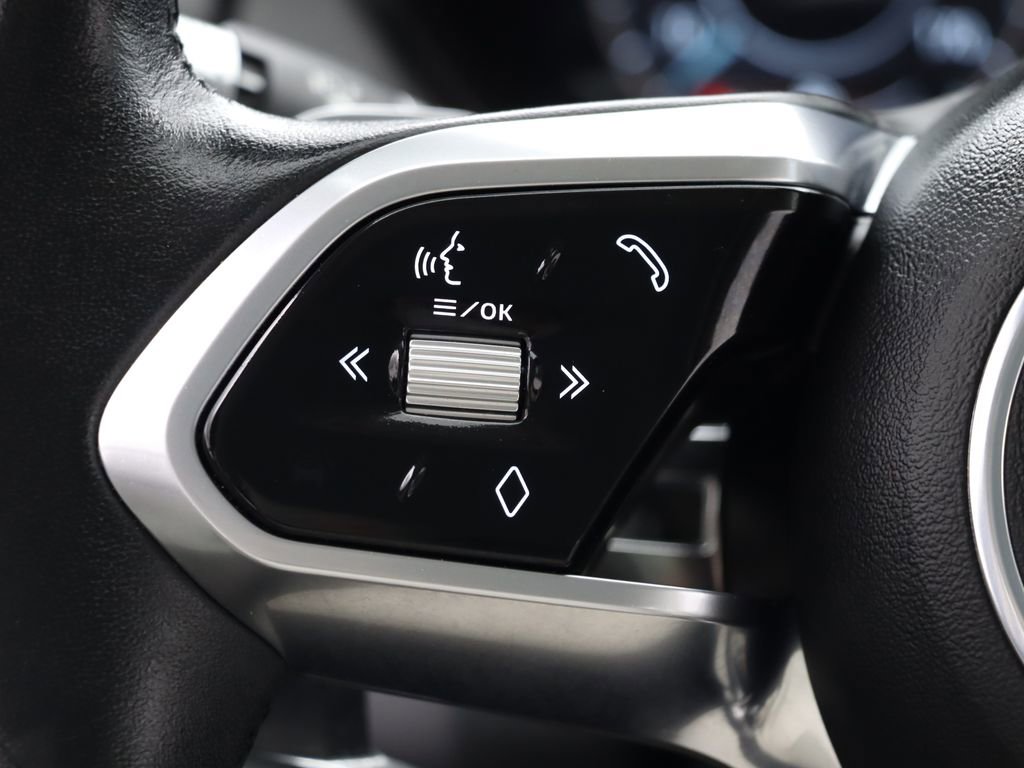 Used 2022 Jaguar E-PACE SE image 22