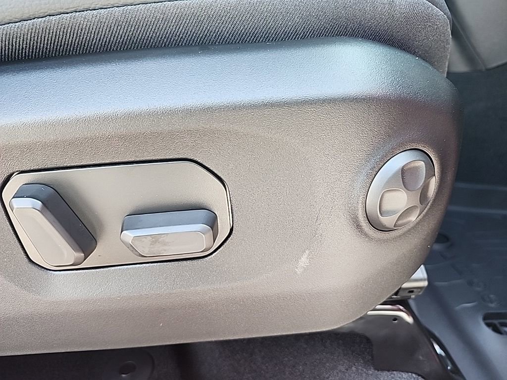 New 2025 Jeep Wrangler Sahara image 15