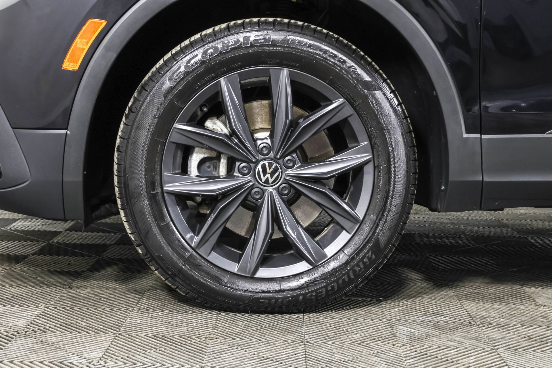 Used 2024 Volkswagen Tiguan SE image 19