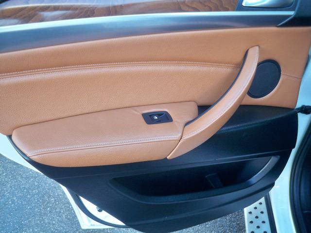 Used 2014 BMW X6 xDrive35i image 16