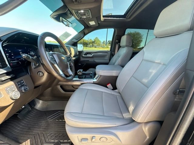 Used 2025 Chevrolet Silverado 1500 LTZ w/ LTZ Premium Texas Edition AWD/4WD image 2