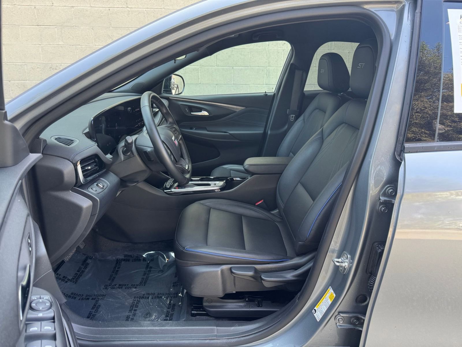 Used 2025 Buick Envista Sport Touring image 27