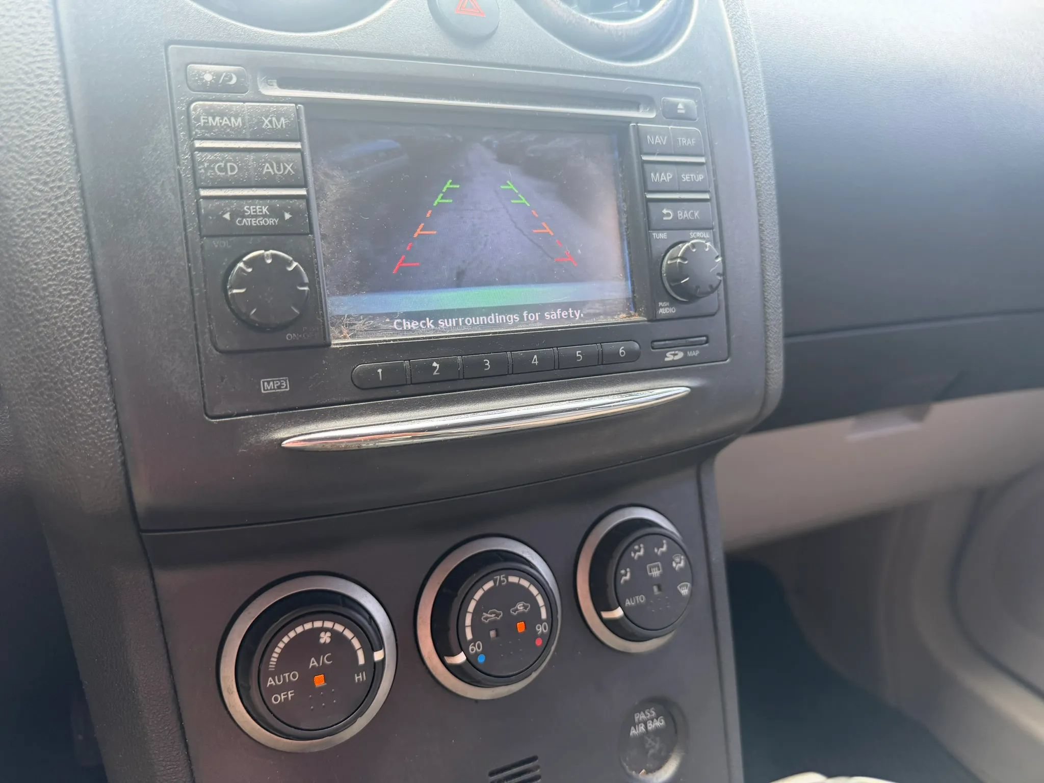 Used 2012 Nissan Rogue SV w/ Premium Pkg FWD image 17