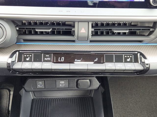 New 2026 Toyota Prius XLE image 18